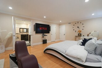 11122 Blue Allium Ave in Fountain Valley, CA - Building Photo - Building Photo