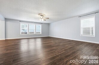 910 Torsion Lane in Clover, SC - Building Photo - Building Photo