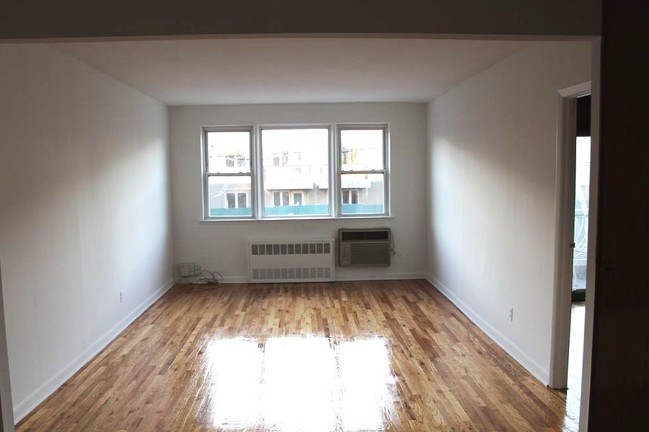 2683 E 26th St in Brooklyn, NY - Building Photo - Building Photo