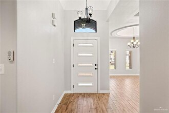 10925 N 30th St in McAllen, TX - Foto de edificio - Building Photo