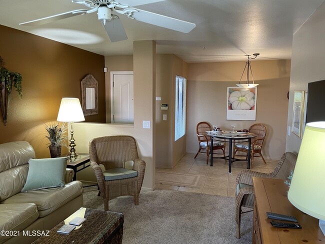 5751 N Kolb Rd in Tucson, AZ - Building Photo - Building Photo