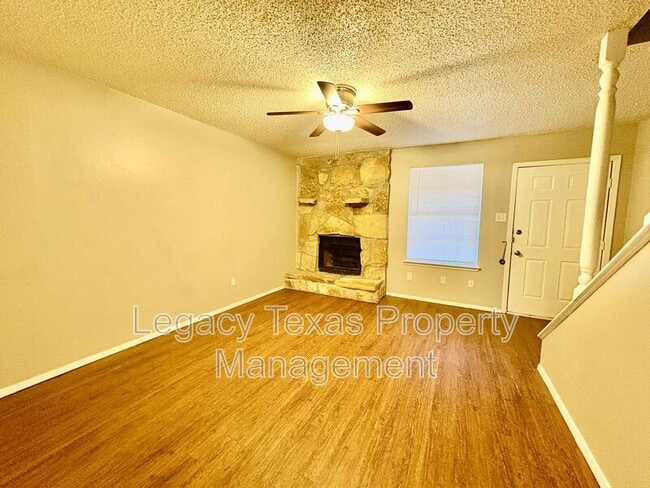 property at 1407 Courtney Pl