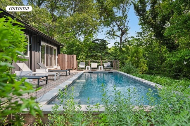property at 19 Highwood
