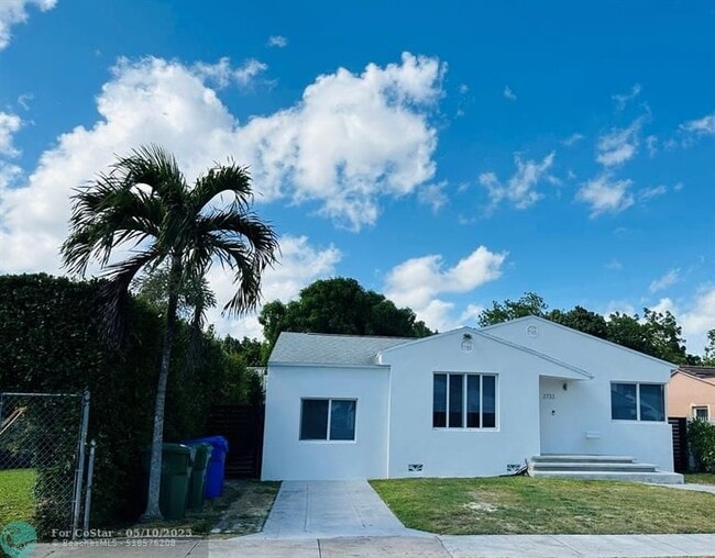 property at 2733 SW 15th St