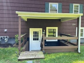 328 E Broadway in Brookhaven, NY - Building Photo - Building Photo