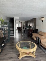 8646 Willoughby Dr in Niagara Falls, ON - Building Photo