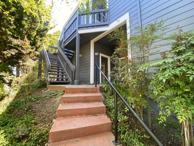 8182 Cape Hope Cir in Huntington Beach, CA - Building Photo - Building Photo