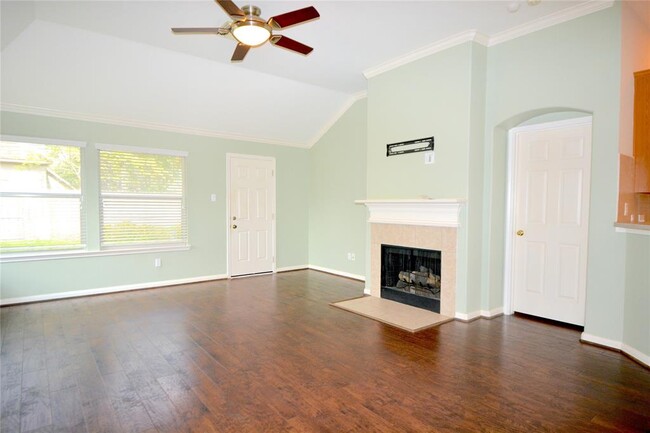 5911 Mettler Ln in Richmond, TX - Building Photo - Building Photo