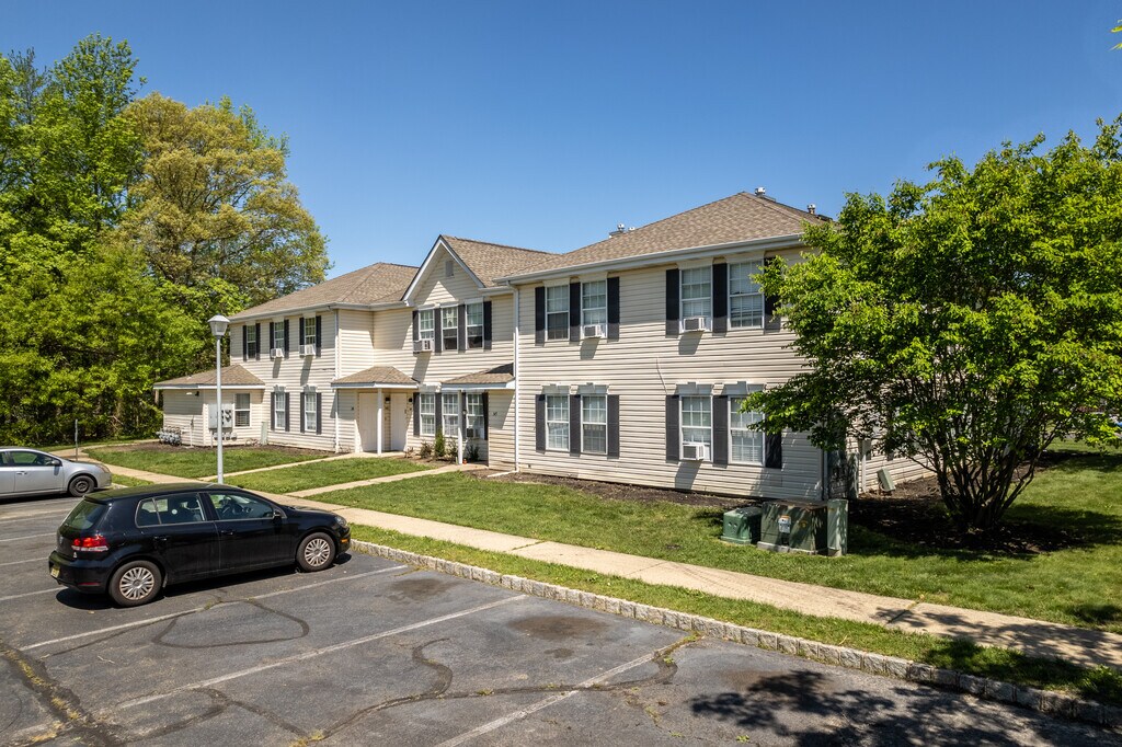 Americanside Apartments in Howell, NJ