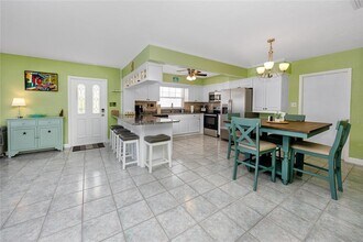 11215 3rd St E in Treasure Island, FL - Building Photo - Building Photo