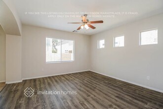 1354 S Longspur Ln in Gilbert, AZ - Building Photo - Building Photo