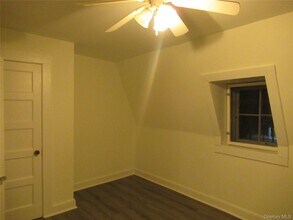 26 Oakland Ave in Warwick, NY - Building Photo - Building Photo