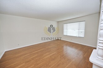 747 E Birch Ave in Fresno, CA - Foto de edificio - Building Photo