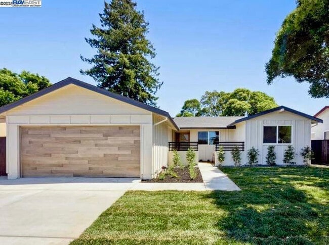 property at 6196 Inglewood Dr