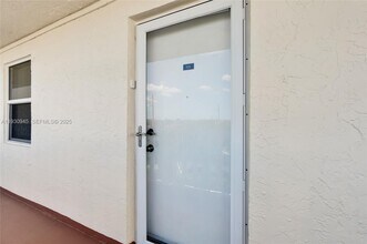 321 SE 3rd St in Dania Beach, FL - Building Photo - Building Photo