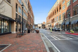 70-73 500 in Atlanta, GA - Building Photo - Building Photo