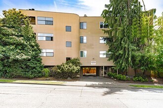 Wedge Apartments in Seattle, WA - Building Photo - Building Photo