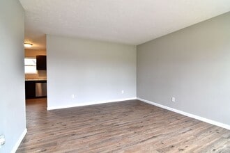 552 Blossom Rd in Louisville, KY - Building Photo - Building Photo