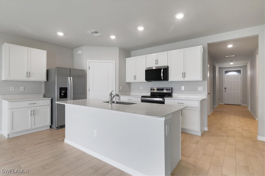 1523 SW 19th Pl in Cape Coral, FL - Building Photo