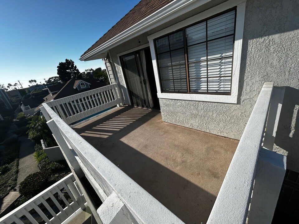 4682 Warner Ave in Huntington Beach, CA - Building Photo