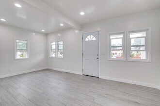 916 Delaware St, Unit 916 Front in Huntington Beach, CA - Building Photo - Building Photo
