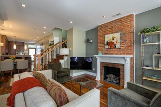 401 Constitution Ave NE in Washington, DC - Building Photo - Building Photo