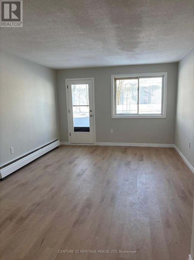 31 Parkside Dr in St Thomas, ON - Building Photo - Building Photo