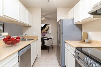 Westridge Estates B in Edmonton, AB - Building Photo - Building Photo