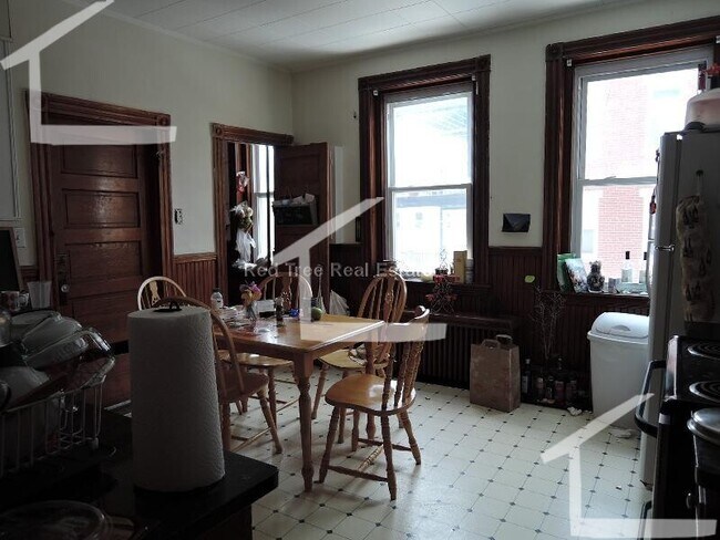 35 Waverly St, Unit 2 in Boston, MA - Building Photo - Building Photo
