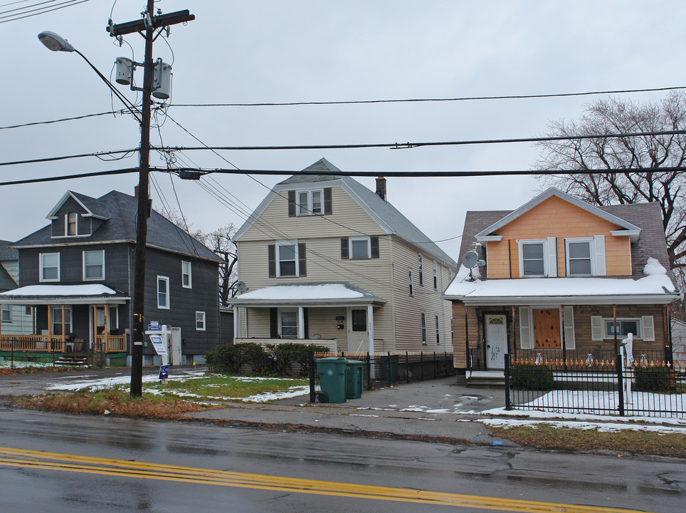 380 Seneca Ave in Rochester, NY - Foto de edificio