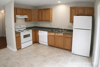 24 Patrick Dr in Hermon, ME - Building Photo - Building Photo