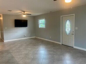 6255 SW 62nd Ct in South Miami, FL - Building Photo - Building Photo