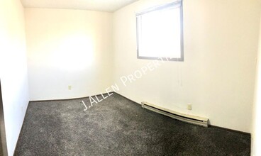 112 Gold Strike Dr, Unit 2 in Norfolk, NE - Building Photo - Building Photo