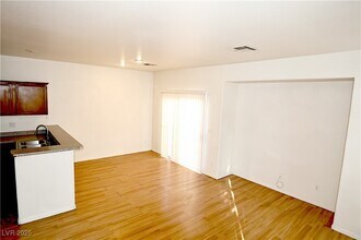 6206 Standing Elm St in North Las Vegas, NV - Building Photo - Building Photo