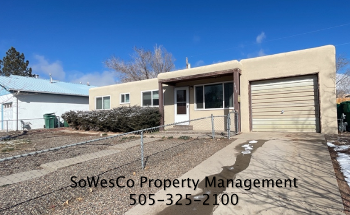 3412 Edgecliff Dr in Farmington, NM - Building Photo