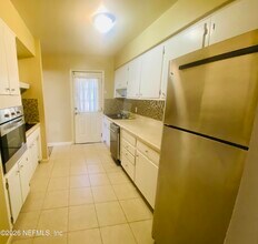 8469 San Clemente Dr in Jacksonville, FL - Building Photo - Building Photo