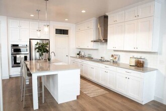427 N High Ridge Rd in Saratoga Springs, UT - Building Photo - Building Photo