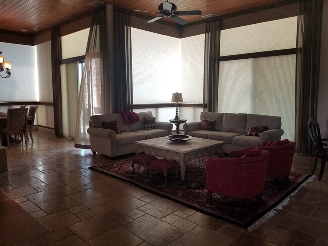 3255 N Arnold Palmer Dr in Lake Havasu City, AZ - Building Photo - Building Photo