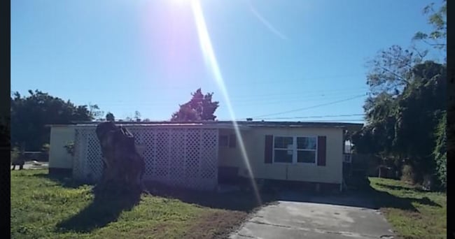 3123 Brockett Rd in Mims, FL - Building Photo - Building Photo
