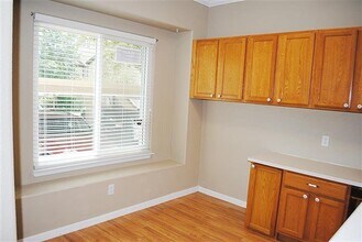 3880 Riviera Grove, Unit 104 in Colorado Springs, CO - Foto de edificio - Building Photo