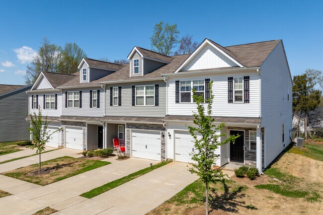 Towns at Kingstree in Charlotte, NC - Building Photo - Building Photo
