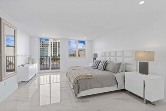 615 Bayshore Dr in Fort Lauderdale, FL - Foto de edificio - Building Photo