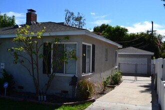 14330 Hatteras St in Los Angeles, CA - Building Photo - Building Photo