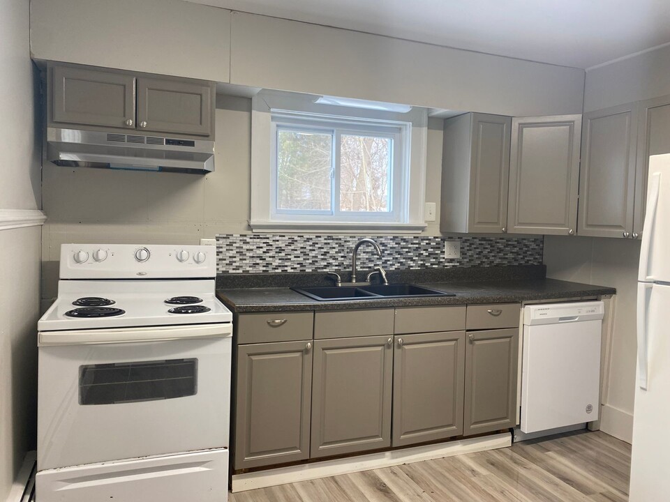 142 N Mechanic St in Carthage, NY - Building Photo