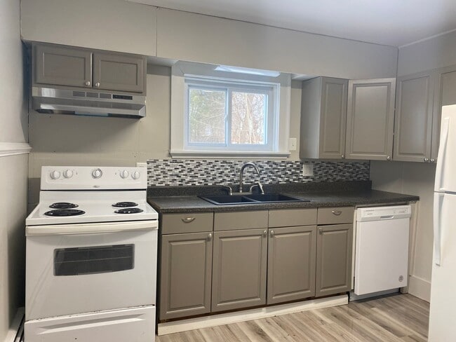 142 N Mechanic St