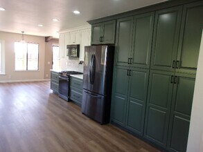620 University Dr in Lompoc, CA - Building Photo - Building Photo