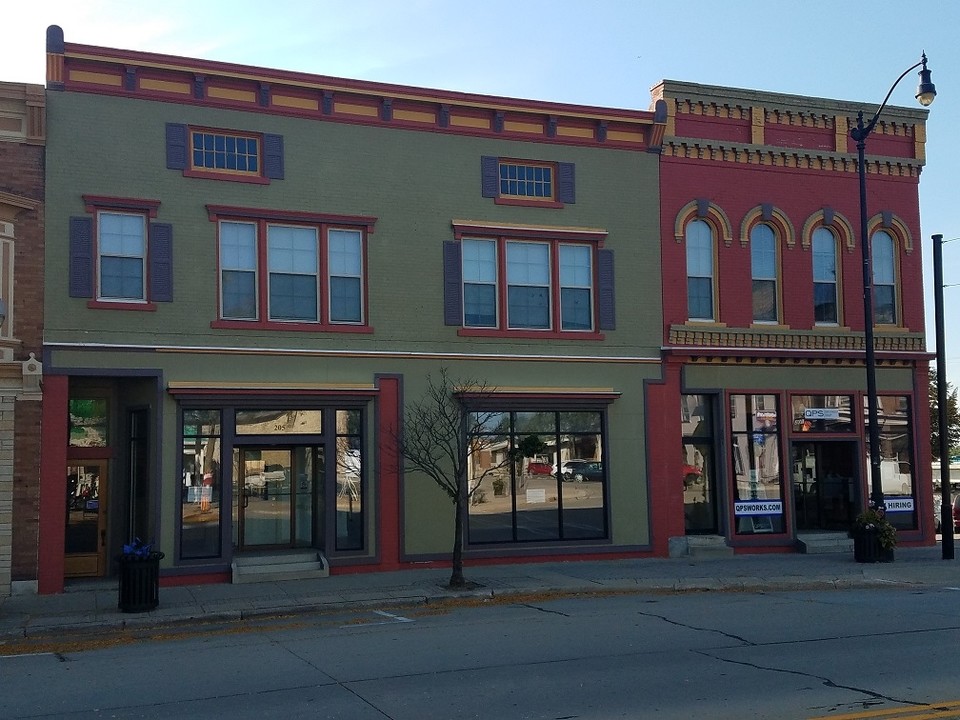 201 S Main St in Jefferson, WI - Foto de edificio