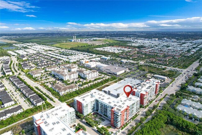 7751 NW 107th Ave in Doral, FL - Building Photo - Building Photo