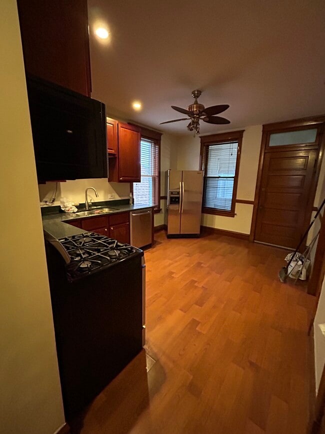 2341 W 22nd Pl, Unit Unit 3 in Chicago, IL - Building Photo - Building Photo