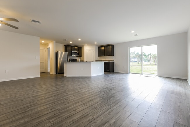 5825 Babian Rd in North Port, FL - Building Photo - Building Photo
